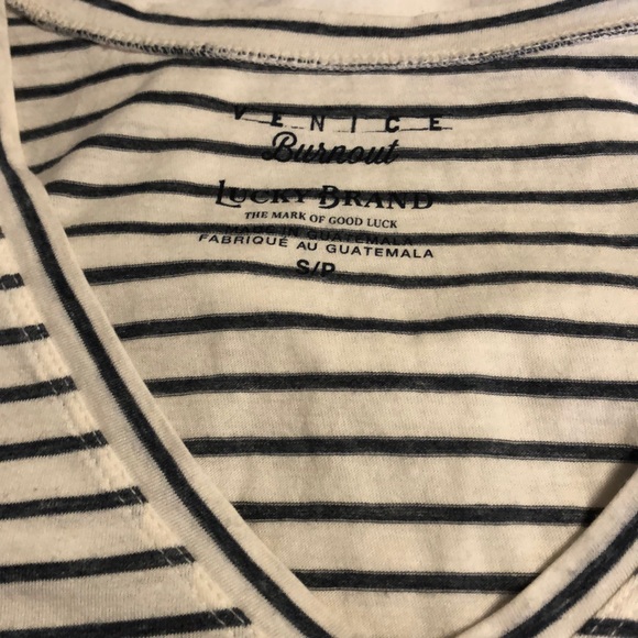 Lucky Brand T-shirt - Picture 2 of 3